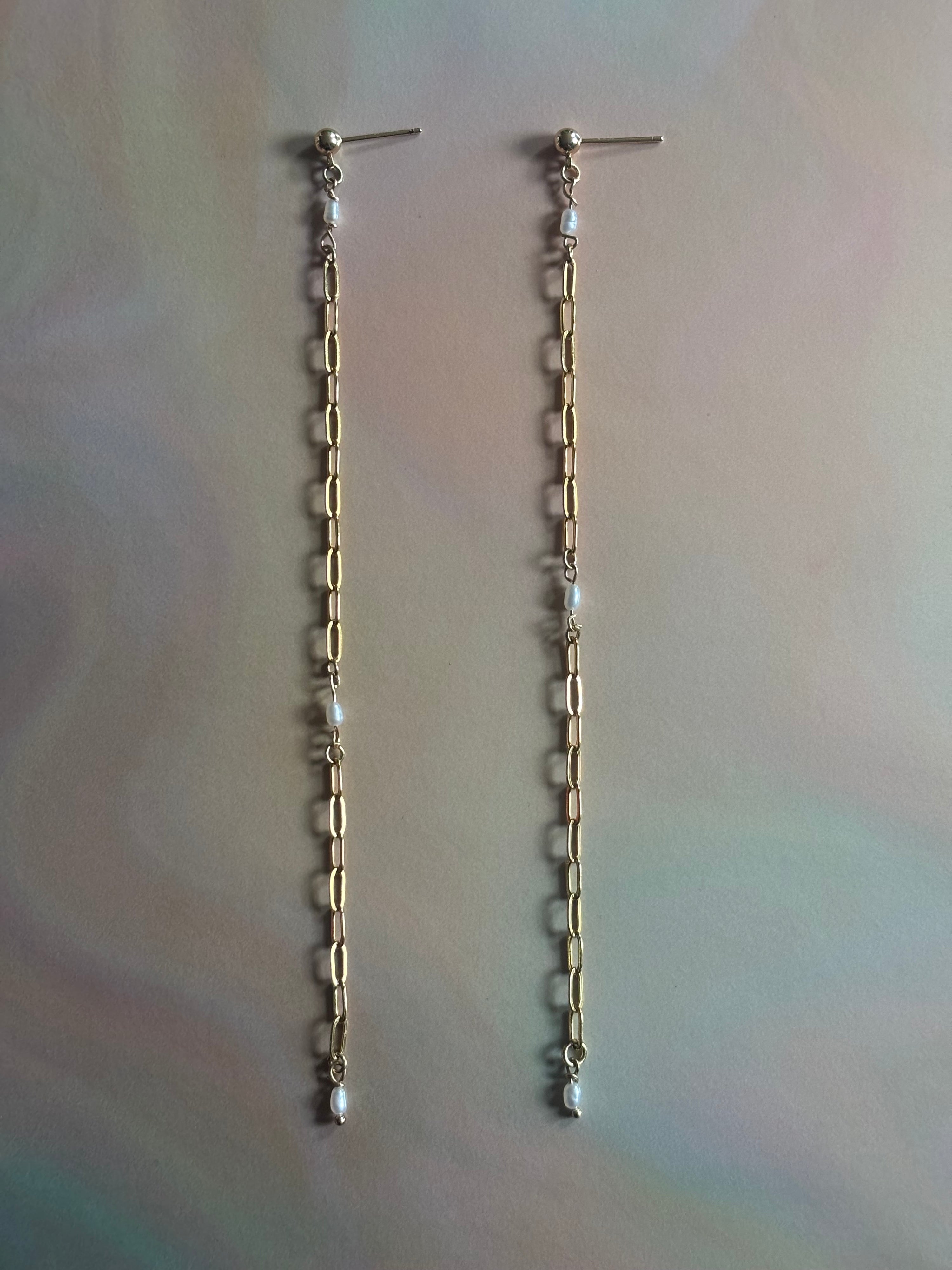 Perla Moderna I Drop Chain Earrings